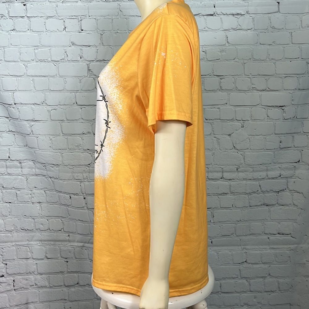 Women’s Yellowstone Graphic Tee Sorta Sweet Sorta Beth Dutton - Picture 2 of 5